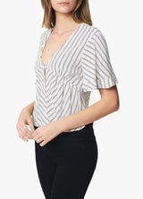 THE V-NECK SUN SHIRT
